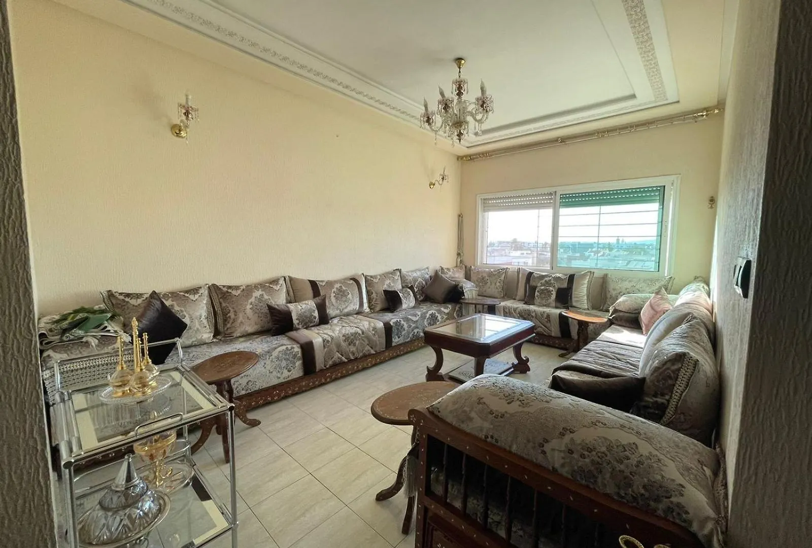 Cozy Corner Getaway, Fez 4Th Floor Apartment